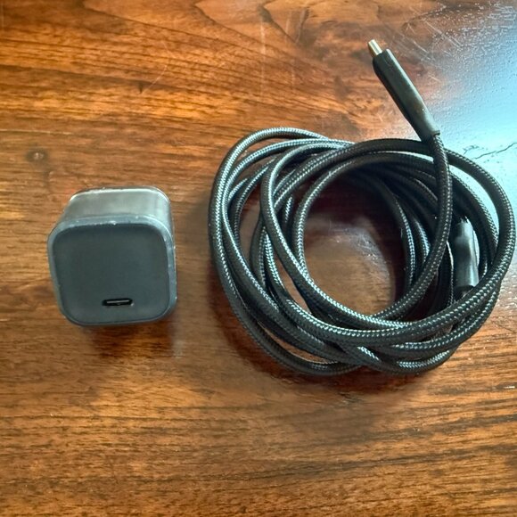 Nomad Base One Max Charging Station for Apple Watch and iPhone - Picture 5 of 8